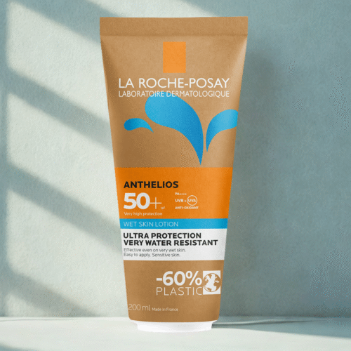 Flacon de 200 ml La Roche-Posay Anthelios SPF 50+ Lotion Peau Humide, protection solaire visage et corps pour application sur peau humide.